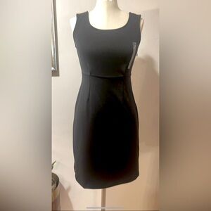 NWT GAP Classic lbd (little black dressed)size 2 (has give) hidden side zipper